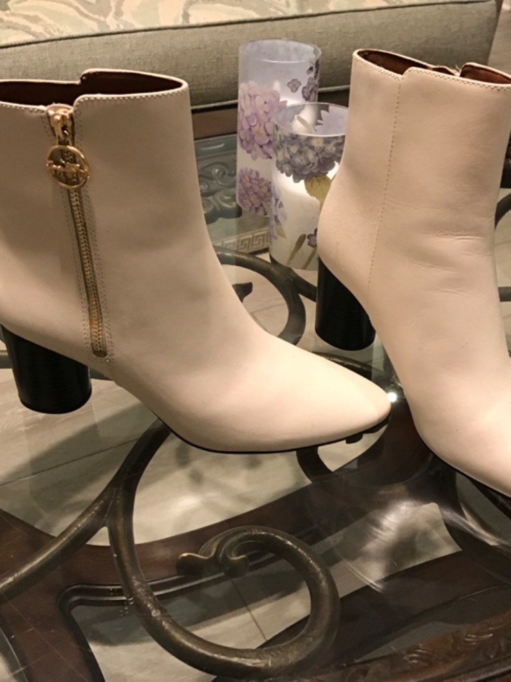 Coach Boots New Iris cream with gold side zip - Picture 6 of 6